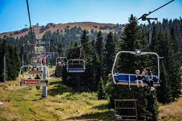 Ce trebuie să știi înainte de o vacanță la munte cu copiii mici