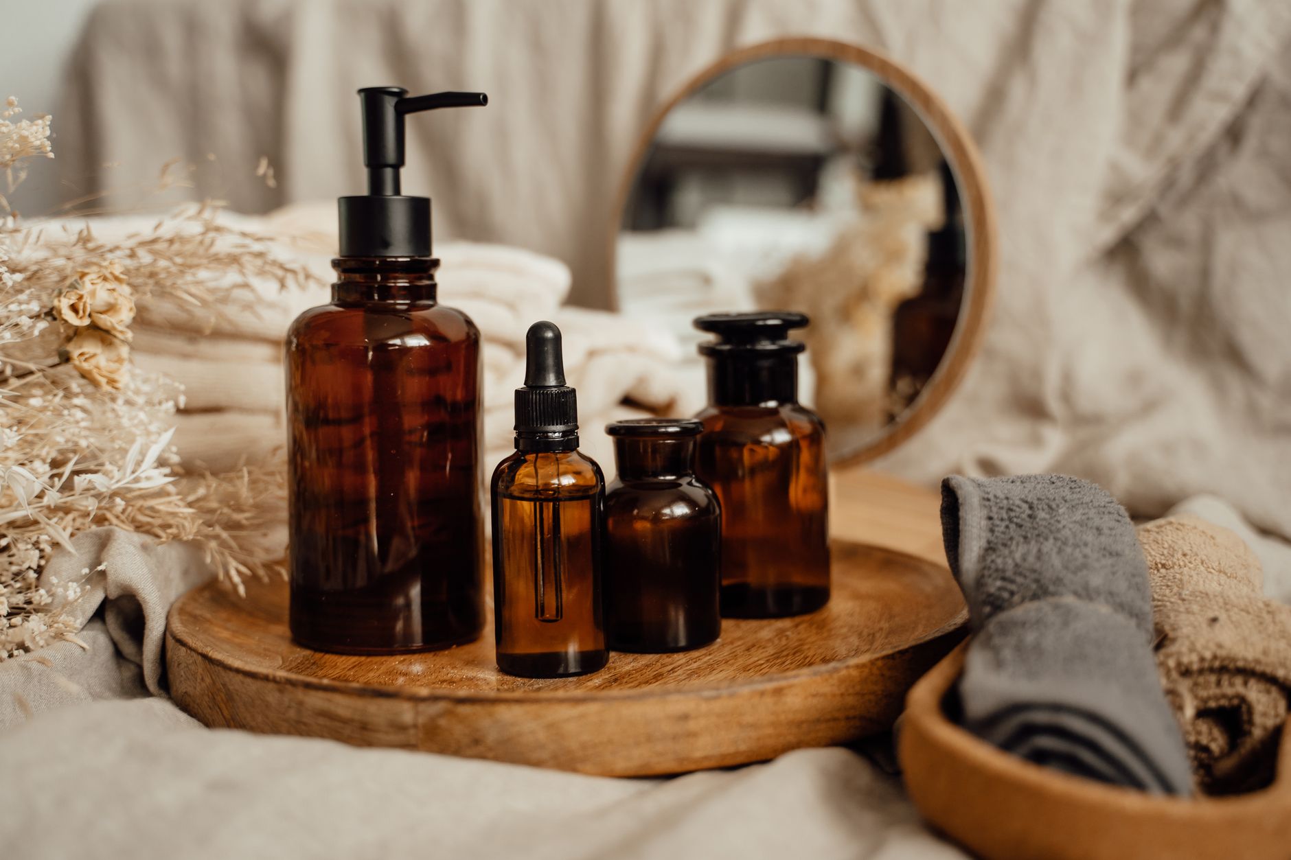 Cum citești eticheta unui cosmetic: INCI, PAO și concentrațiile care contează