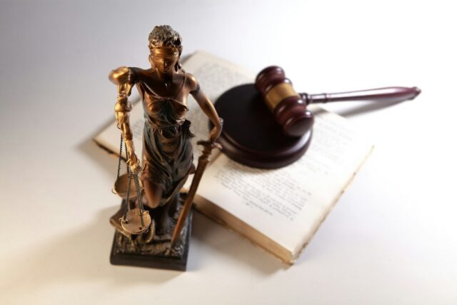 Photo judicial system