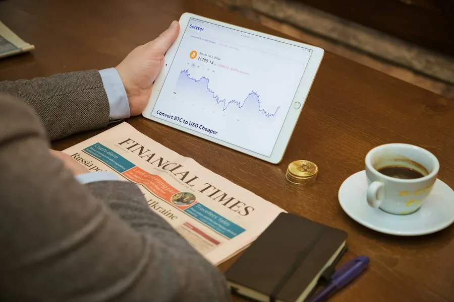 Photo Romania weekly report experts data