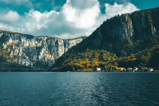 Photo Romanian mineral water benefits guide